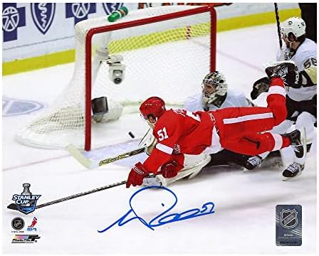 ВАЛТТЕРИ ФИЛППУЛА Подписа снимка на Детройт Ред Уингс 8 x 10 - 70256 - Снимки на НХЛ с автограф